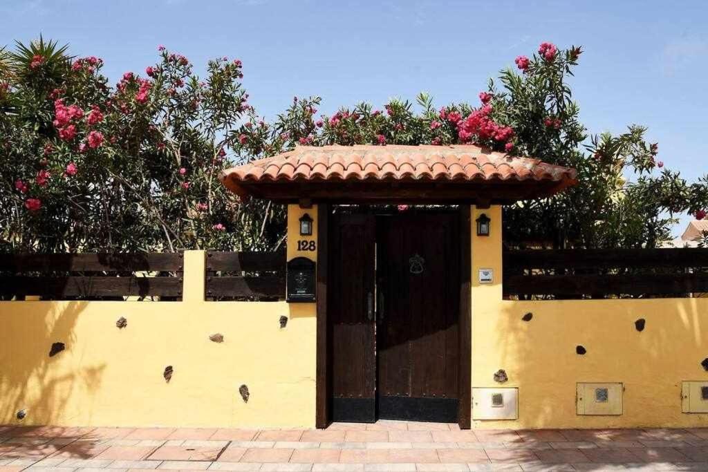 Aurora Mari Villa Your Dream Steps From The Ocean Shore Caleta De Fuste Ngoại thất bức ảnh