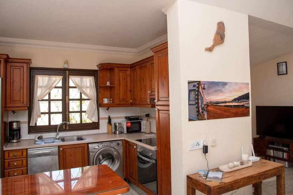 Aurora Mari Villa Your Dream Steps From The Ocean Shore Caleta De Fuste Ngoại thất bức ảnh